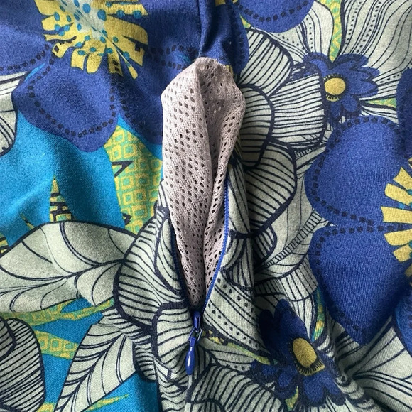 REI NWOT NORTHWAY DRESS RETRO FLORAL V-NECK ACTIVEWEAR | SIZE: SMALL - Picture 6 of 9